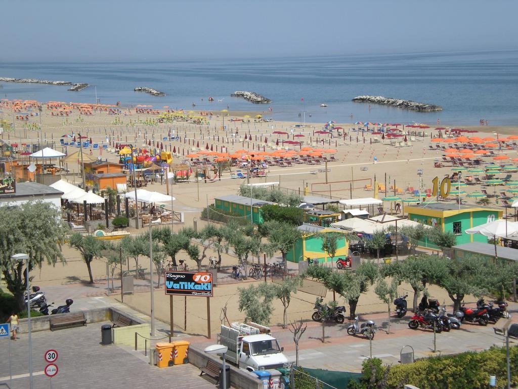Hotel Villa Dei Gerani Rimini Exterior foto